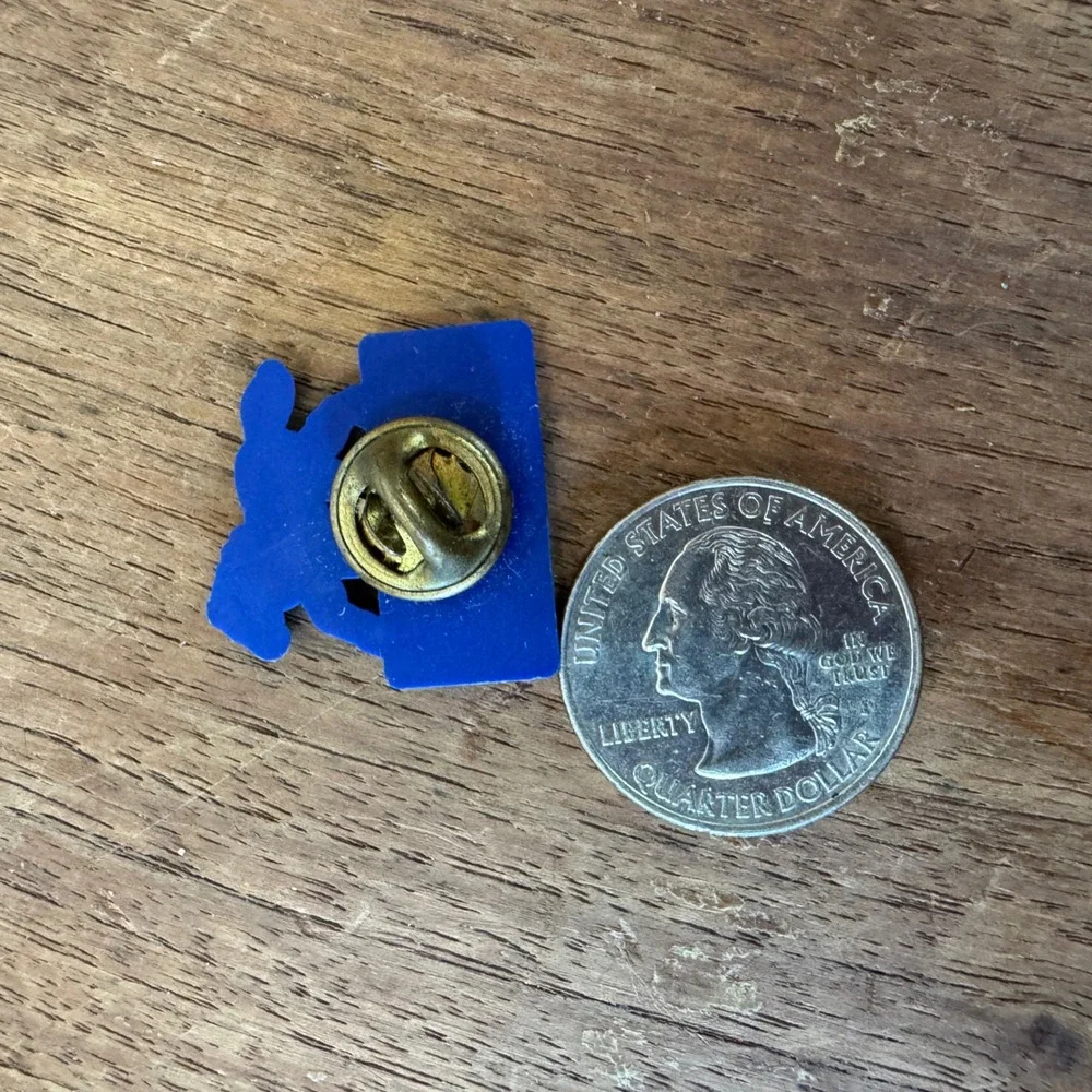Vintage Kentucky Derby Plastic Blue Silver Lapel Pin‎ Brooch Souvenir